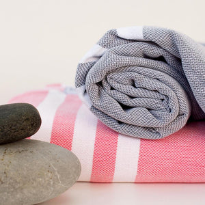 Hamam towel Mavi extra long by Hamamista in the colour fuchsia
